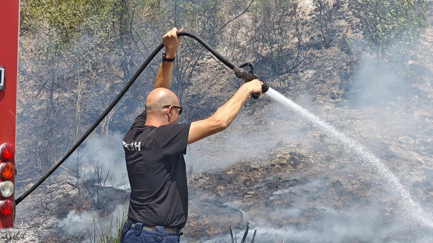 "Или спасяваме селото, или го изоставяме": Доброволчески разказ за борбата с пламъците