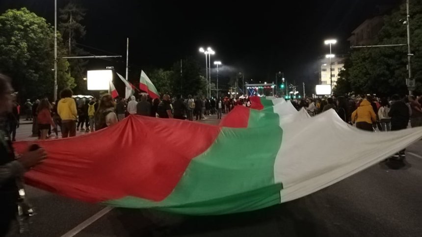 В 81-ия ден на протести на Орлов мост се провежда митинг-концерт (обновена)