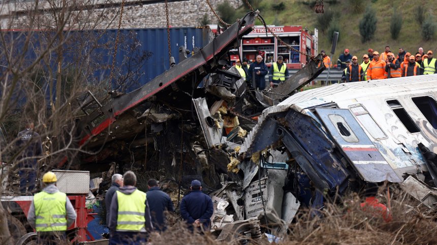 Гръцки министър подаде оставка след трагедията: Уважение към паметта на нелепо загиналите