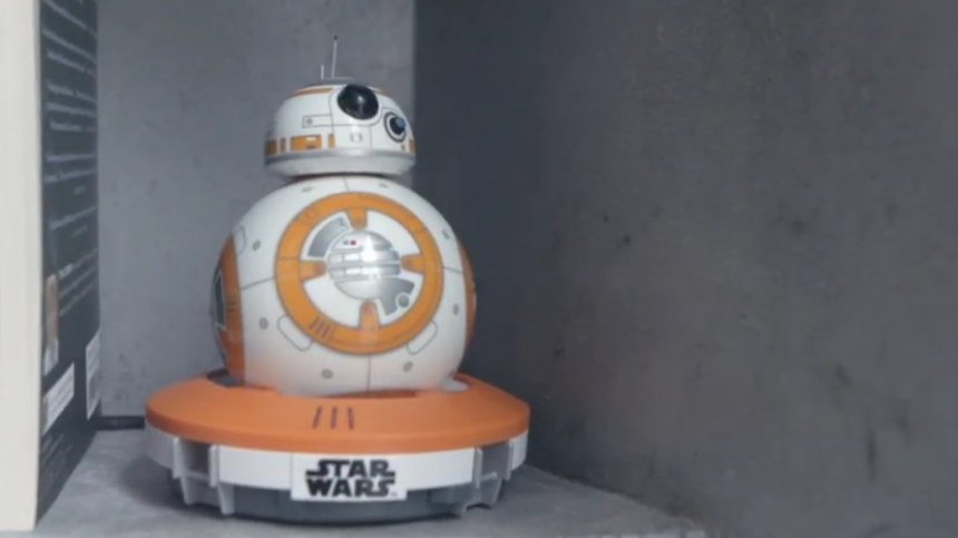 Силата се пробужда: Disney пусна играчките на Star Wars 7