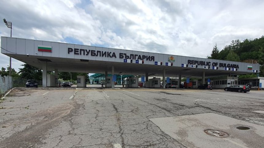 На границата отнемат книжки при отказ за плащане на глобите
