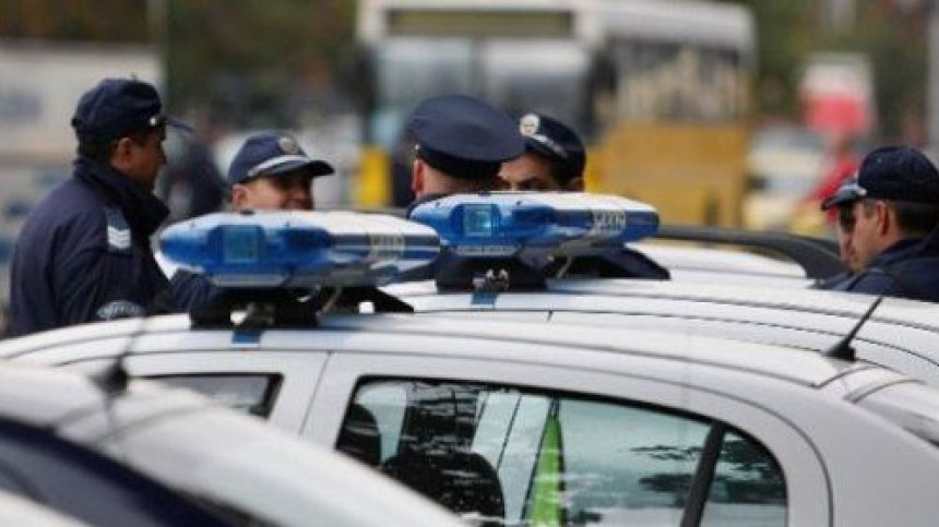Задържаха двама българи в Гърция, заподозрени са в отвличане