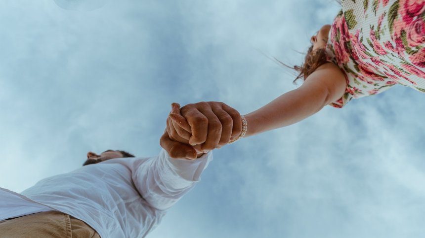 Април носи пари, любов и успехи за тези четири зодии