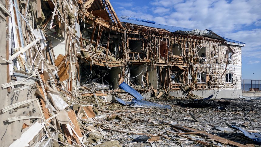 Украйна удари летищата в Бердянск и Луганск, унищожи много техника