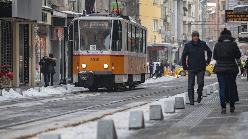 11-годишно дете е с охлузвания след инцидент с трамвай в София