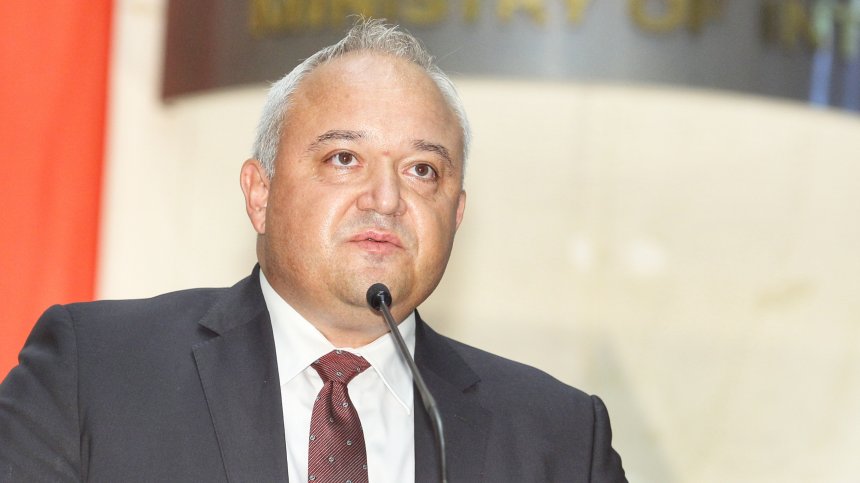 Трима задържани за бомбени заплахи. Демерджиев: Няма да затваряме училища