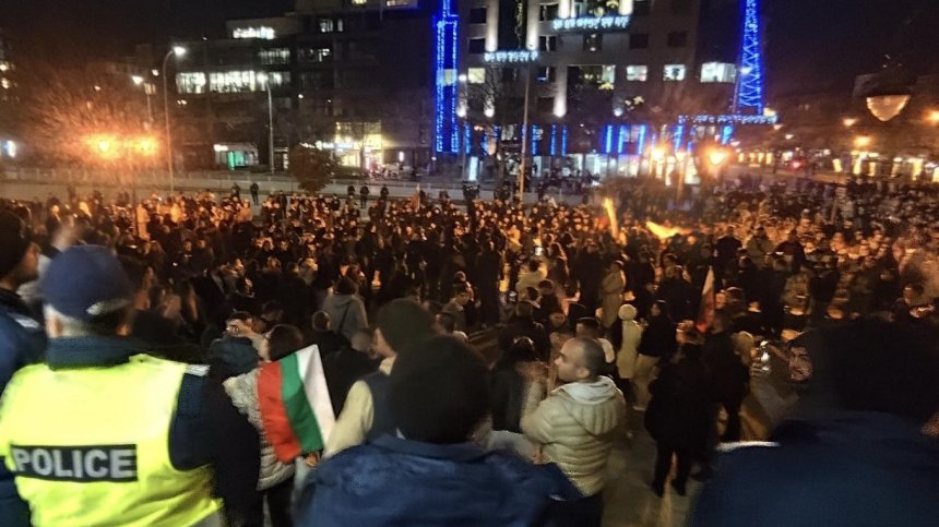 Във Варна глобяват с до 7000 лв., ако протестиращи блокират Аспаруховия мост