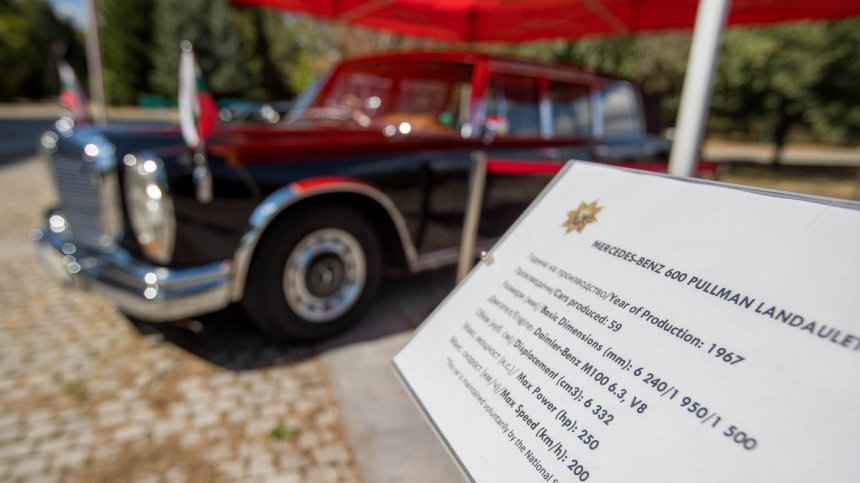 Лимитираният Mercedes-benz 600 pullman, с който Тодор Живков посреща Брежнев (СНИМКИ)