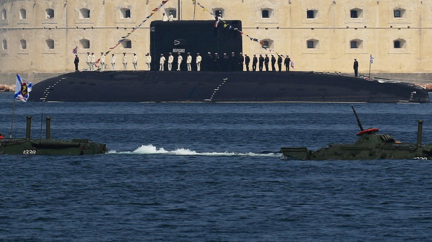 Как шефът на НАТО Марк Рюте се изгаври с Русия заради подводницата