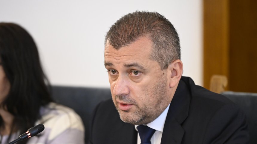 Министърът на транспорта за сваленото момче от автобуса: Липсва човечност, това не е приемливо