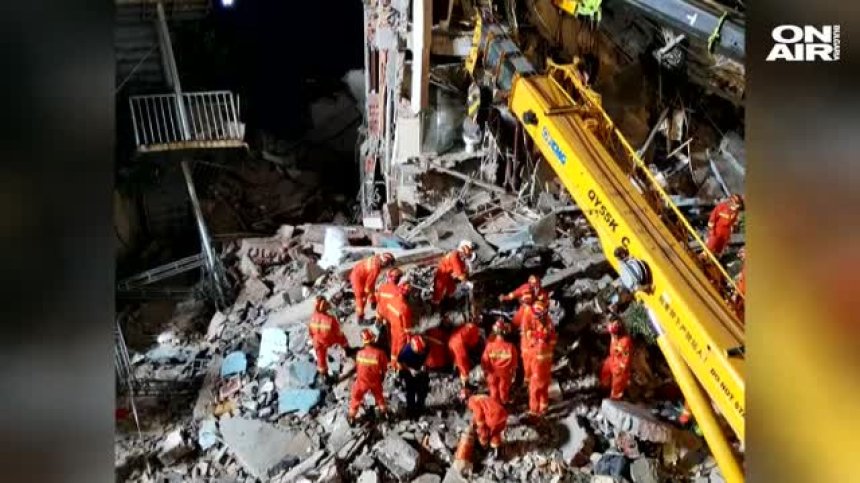 Хотел в Китай рухна, най-малко 8 души са загинали