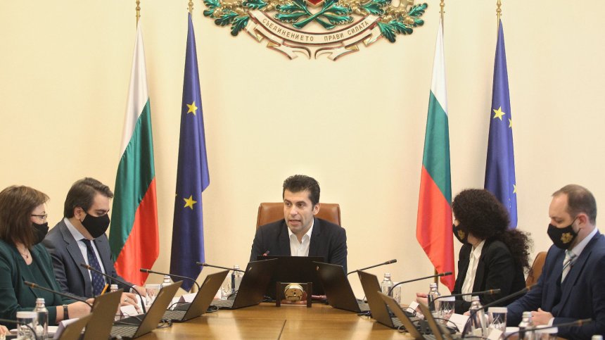 МС заседава онлайн заради заразените министри и премиер