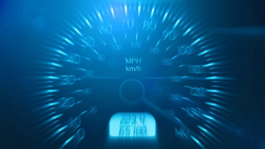 На живот и смърт: Шофьор показа как се спира при шофиране с 200 км/ч (+ВИДЕО)