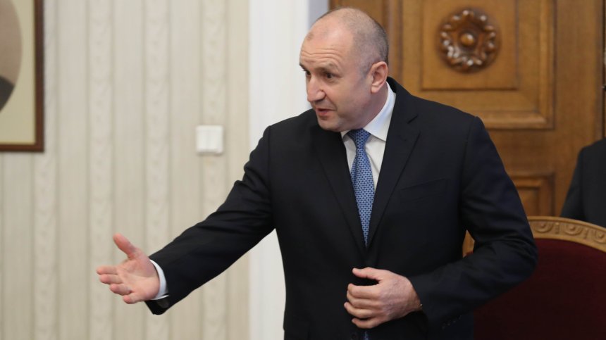 Радев дава папката на ГЕРБ след броени часове - кабинет или избори?