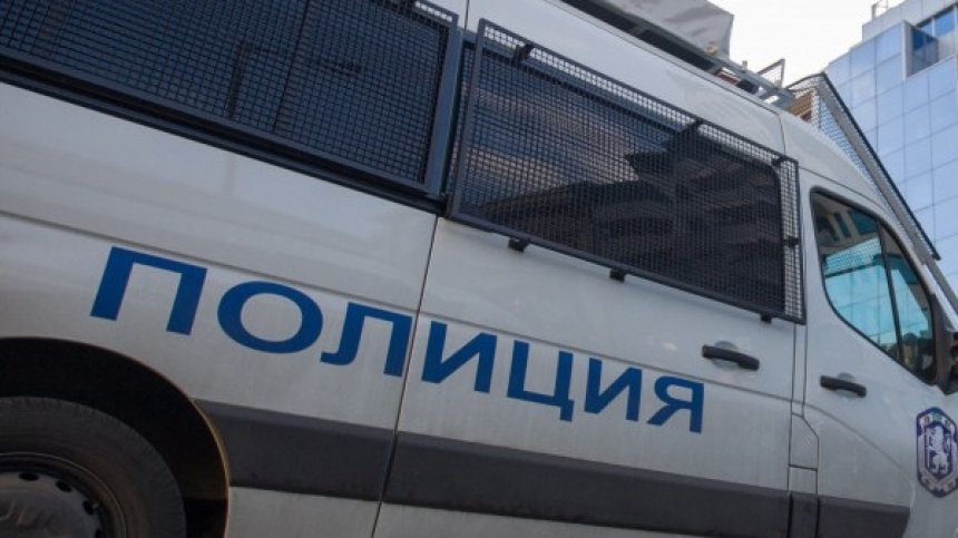 Издирват шофьора, предизвикал тежката катастрофа край Враца
