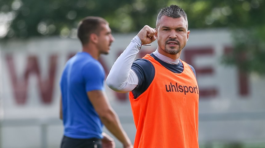 Божинов става играещ помощник-треньор, посрещнаха играчите със сръбска музика