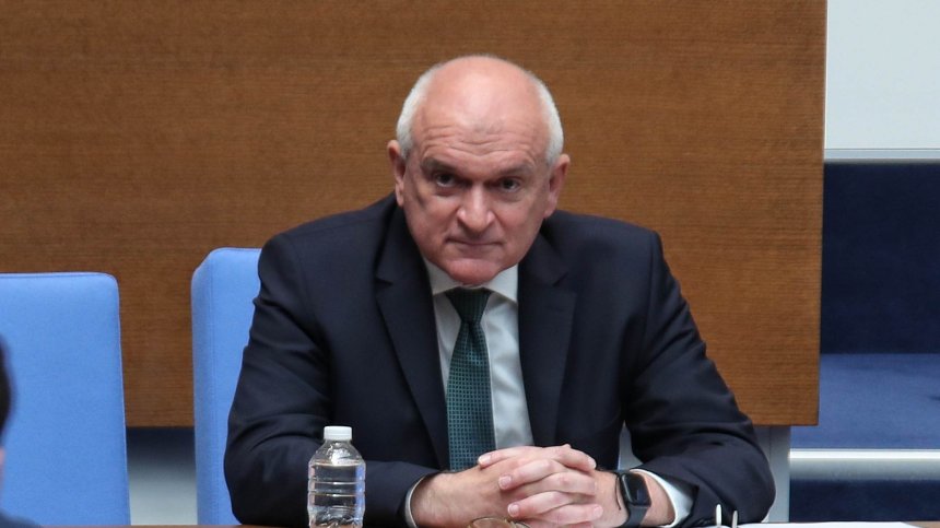 Главчев: 39 млн. лв. трябва да са постъпили по сметките на ВУЗ-овете, скоро и другите