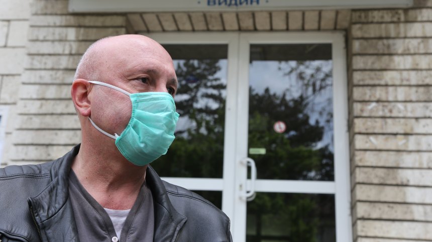 Шефът на РЗИ-Видин катастрофирал пиян, опитал се да избяга