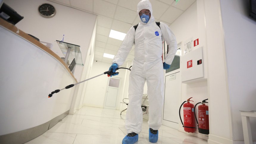 Защо коронавирусът преминава по-тежко от свинския грип?