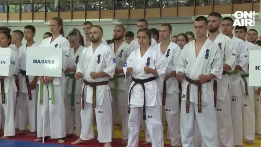 7 медала, от които 3 златни, за българските каратеки на Световната младежка купа