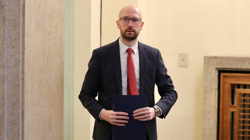 Министър Клисурски: Очаква се поевтиняване на горивата по бензиностанциите