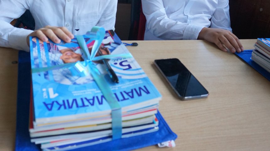 Зубърите стават все по-малко, ученици трудно общуват заради комуникацията с картинки