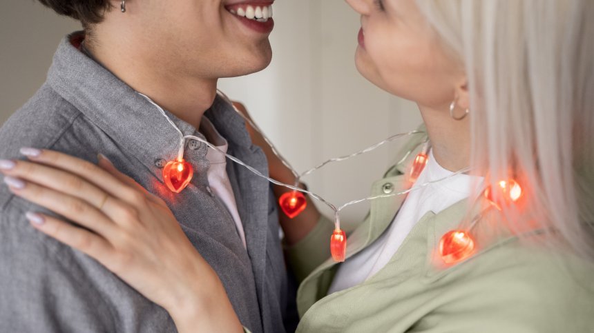 Четири зодии ще бъдат пометени от любовта това лято