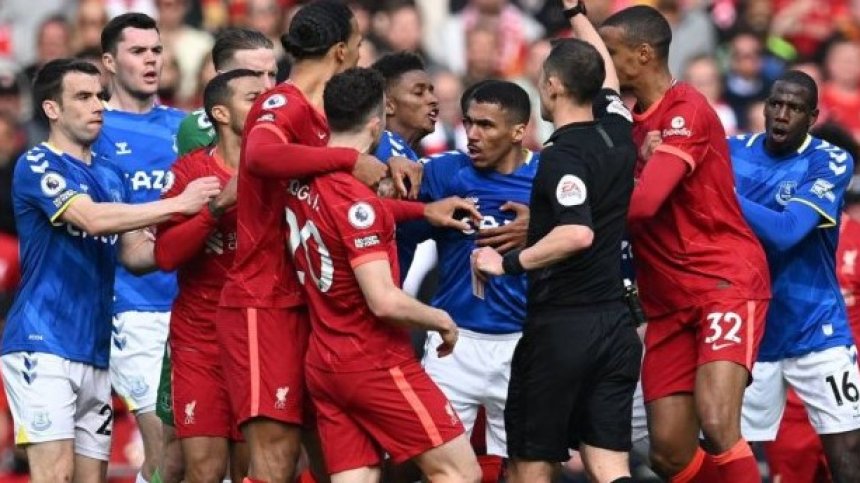 "Ливърпул" се поизмъчи, но все пак спечели градското дерби срещу "Евертън"
