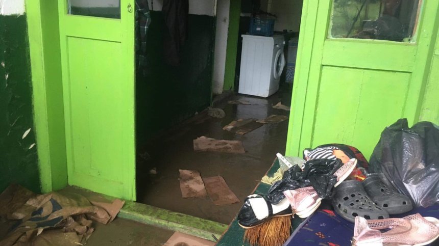 Порой заля Хитрино, някои къщи са под вода