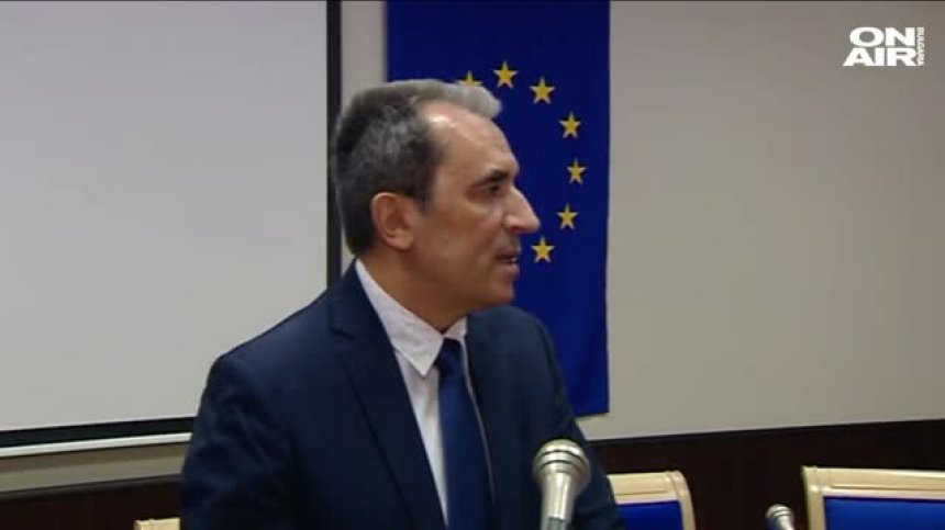 Пламен Орешарски стартира предизборната кампания с "остатъчен дълг към обществото"