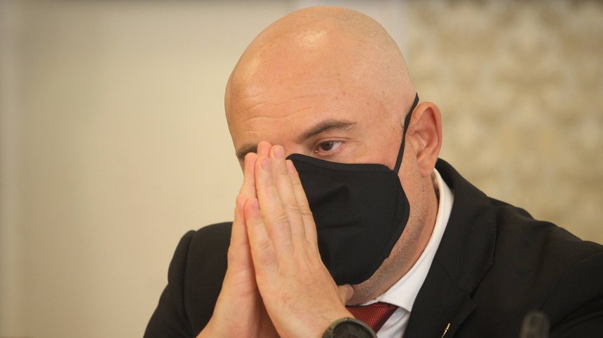 КС реши: Правосъдният министър може да иска от ВСС освобождаването на Гешев