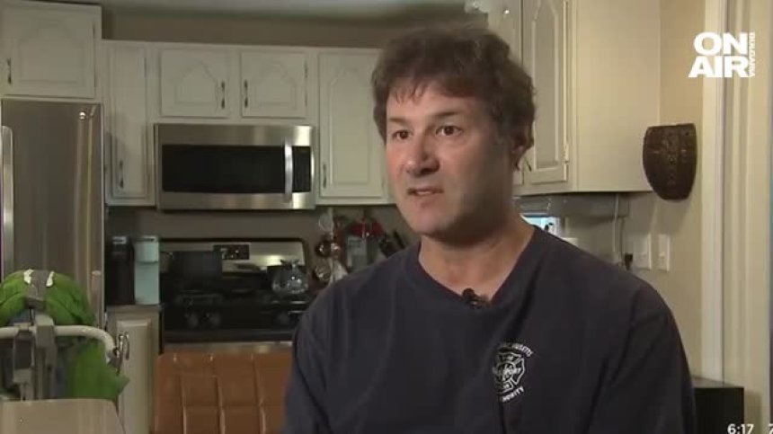 Мисия "изгубен пръстен": Любител металотърсач намери диамантено бижу и го върна