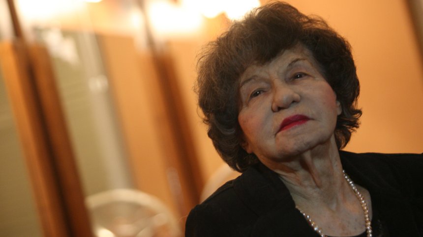 100 години от рождението на Стоянка Мутафова, увековечиха лика ѝ върху пощенска марка