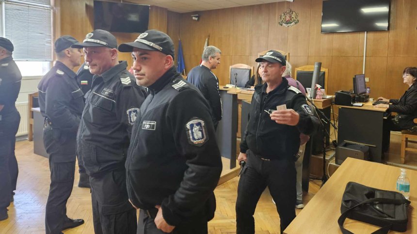 Съдът остави за постоянно в ареста кандидат-кмета на Дупница&nbsp;Методи Захаринов
