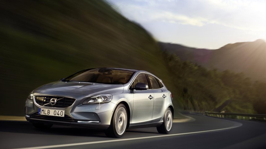 Новото Volvo V40 ще дебютира в Женева