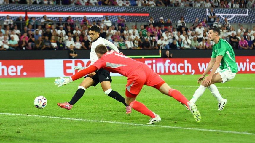 Германия победи Северна Ирландия, Словакия излъга Люксембург