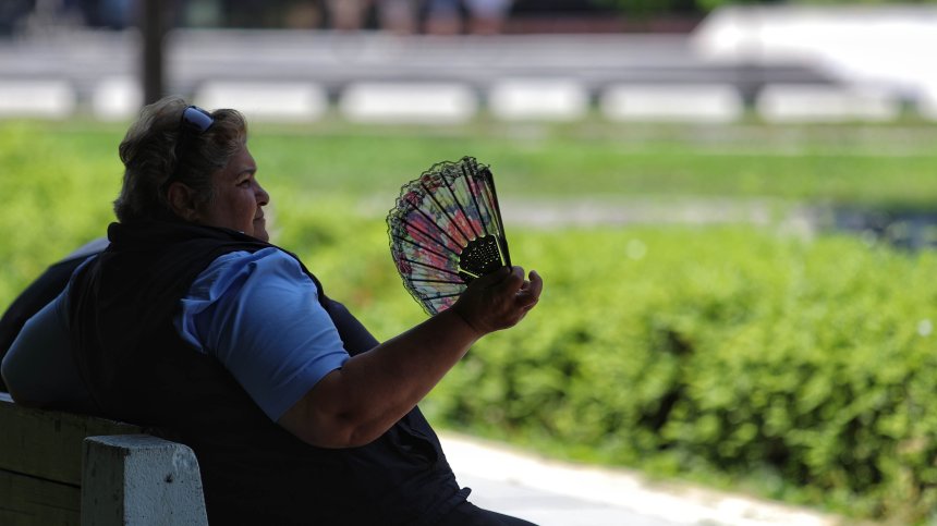 До 39 градуса днес, захлаждане и градушки в страната след сряда