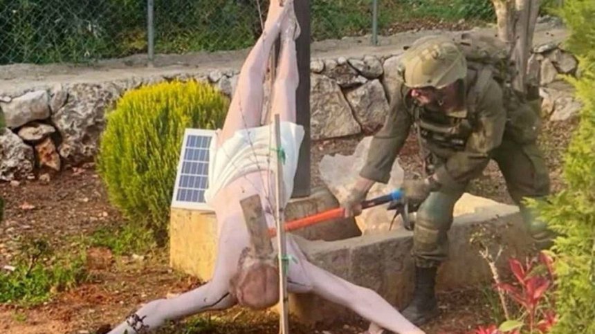 Израелски войник унищожи статуя на Исус Христос в Ливан