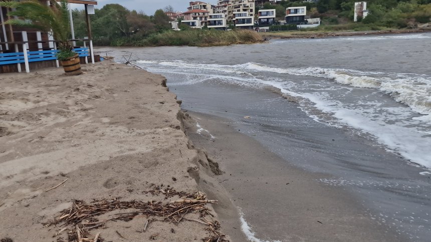 Кметът на Царево: Започва обследване, до лятото възстановяваме градските мостове