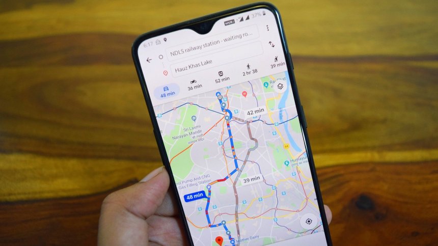 Доклад на Google Maps: Ходим по-малко в ресторанти, повече - в аптеки