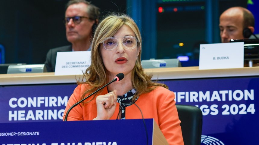 Екатерина Захариева: Който иска повече пари, трябва да може да се реформира