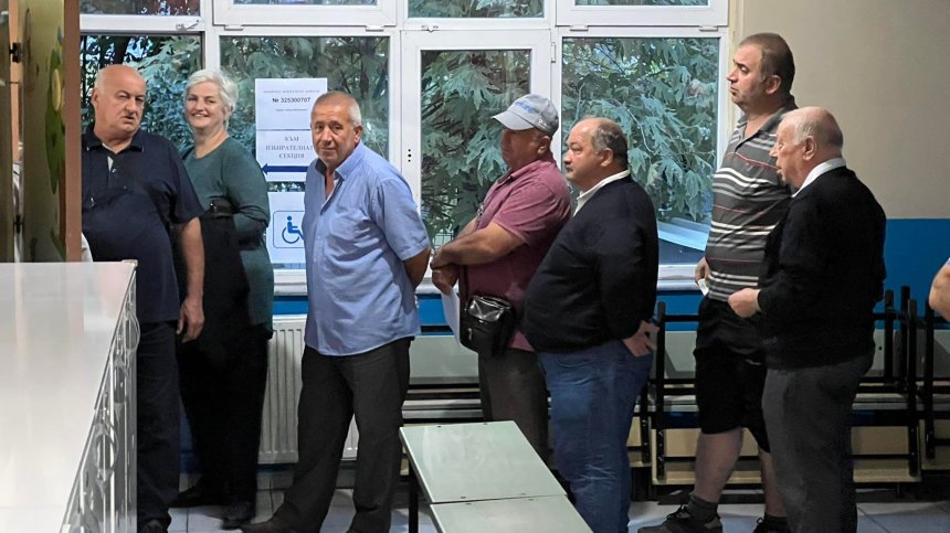 В 15 секции в Турция вотът закъсня, наложи се спешна смяна на членове на СИК