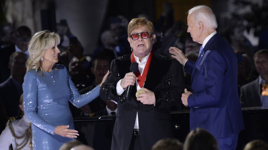 Елтън Джон пя в Белия дом, Байдън: "Музиката му е променила живота ни"
