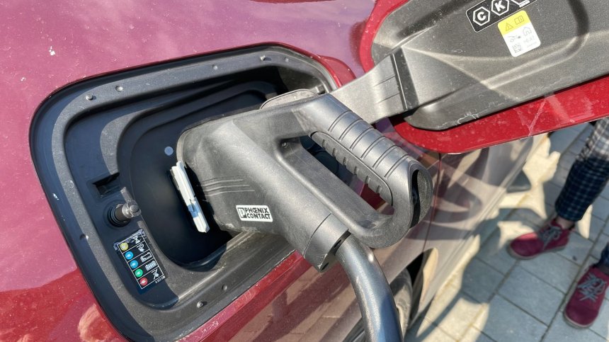 Колко време отнема зареждането на електрически автомобил?