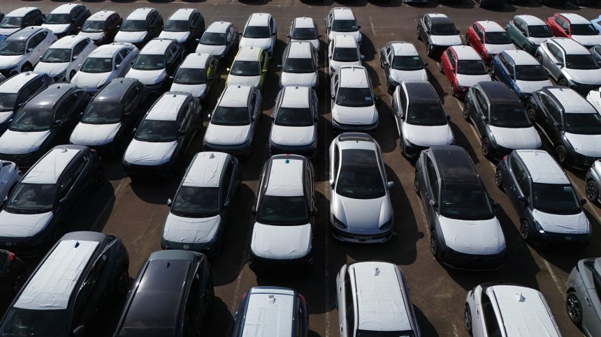 Обединеното кралство се изправя пред "голям" проблем с колите