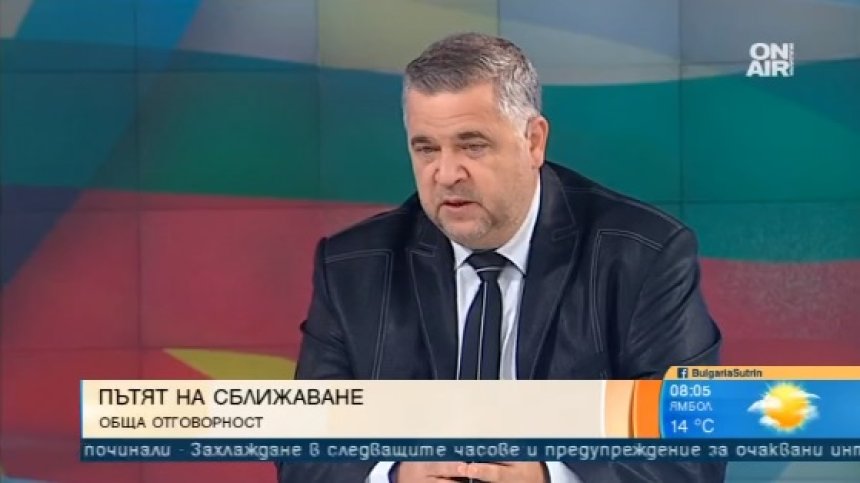 Доц. Ташев за РСМ: Изпаднали сме в самоизолация, допуснахме дискусия по безспорни факти