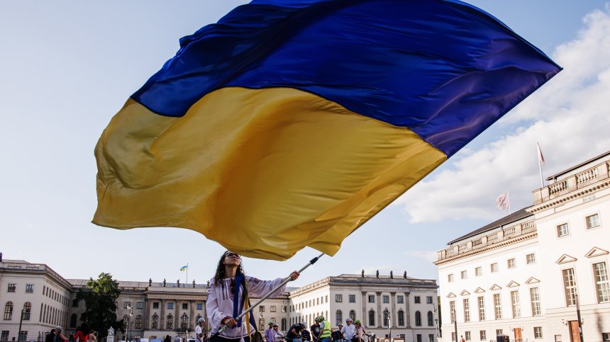 Германия реже наполовина помощта за Украйна