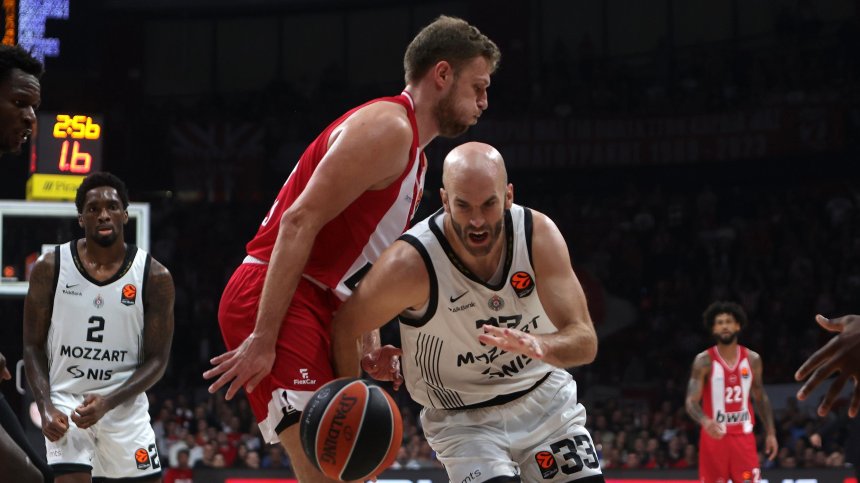 Везенков и "Олимпиакос" надвиха "Партизан" в края