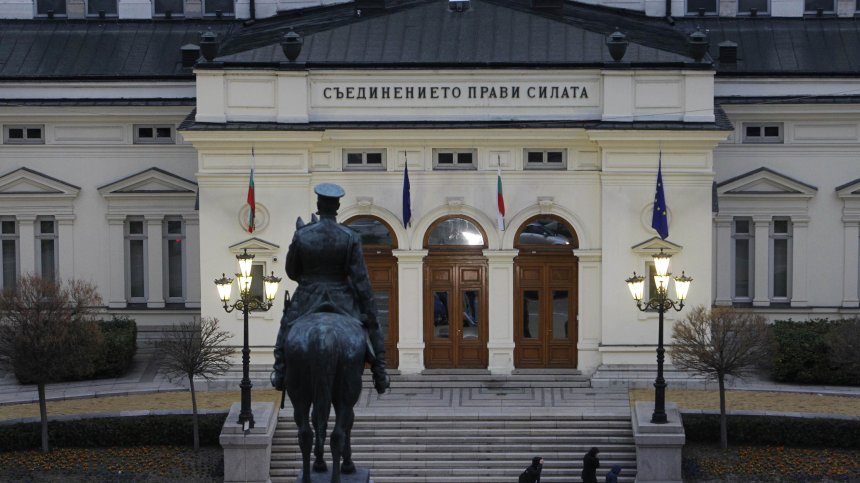 Депутатите гласуват проект в подкрепа на членството на Украйна в НАТО