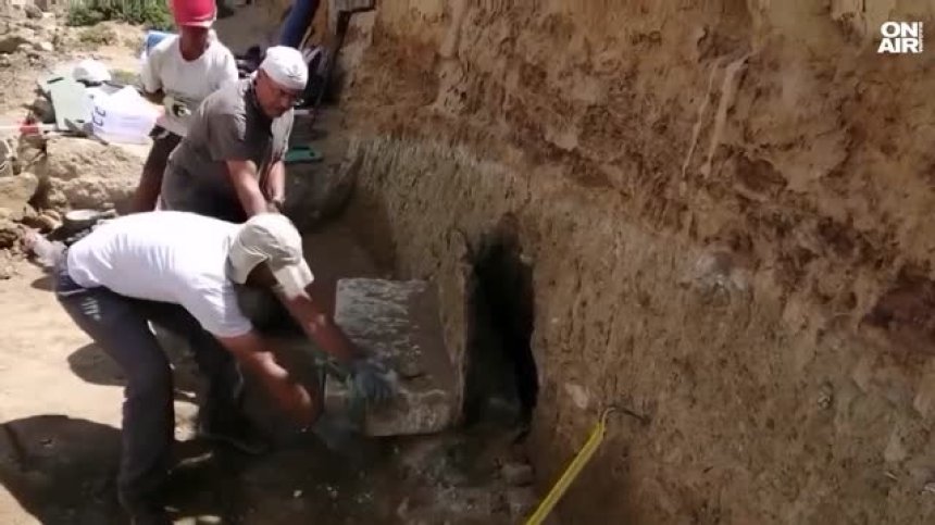 Откриха непокътнат гроб в Хераклея Синтика